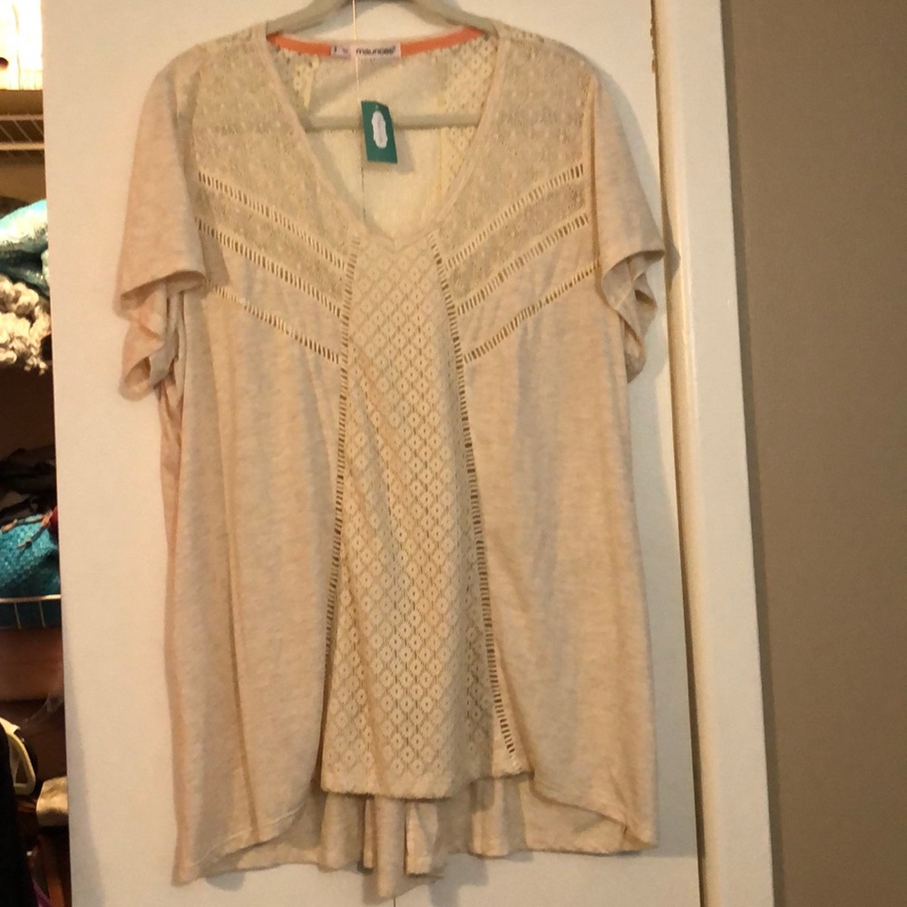 Maurice’s short sleeved lace top